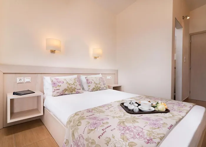 Oda ve Kahvaltı Sunray 3*