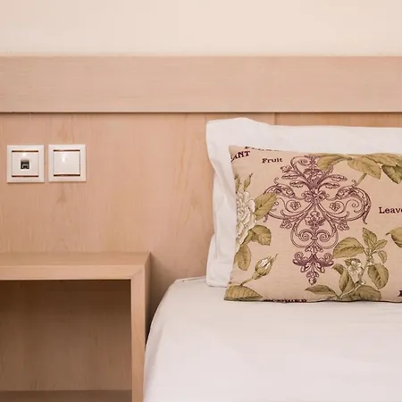 住宿加早餐酒店 Sunray 利迈纳里亚