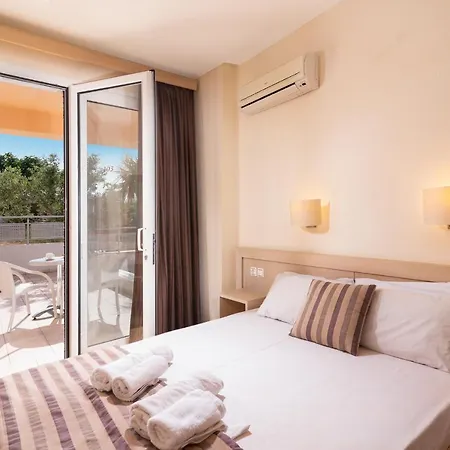 Sunray 住宿加早餐酒店 利迈纳里亚