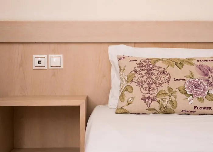 לינה וארוחת בוקר Sunray לימנריה