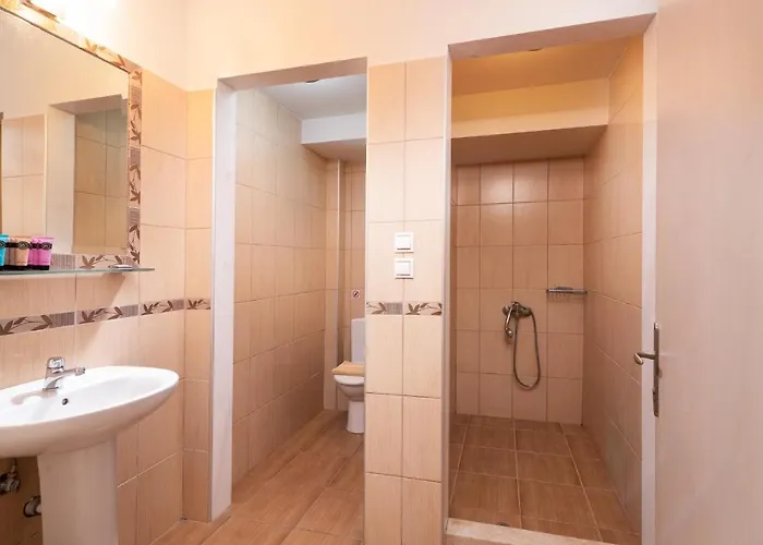 לינה וארוחת בוקר Sunray לימנריה